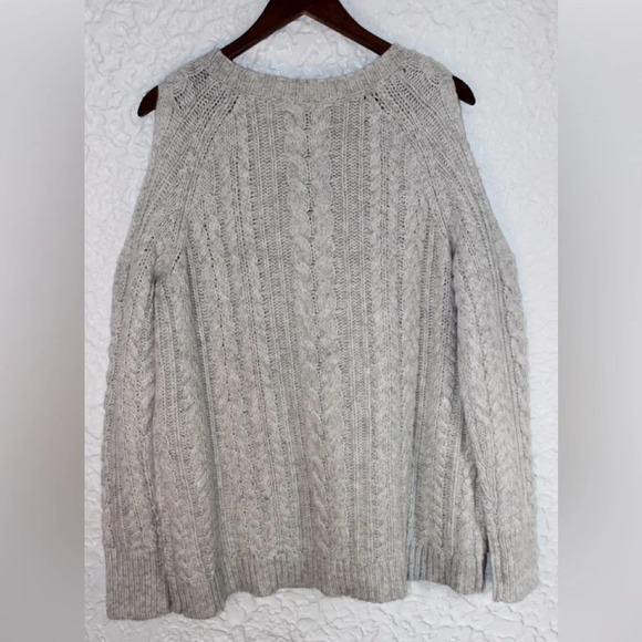 NWT Soft Surroundings Cozy Cold Shoulder Chunky Cable Knit Sweater Gray Medium - Picture 8 of 12